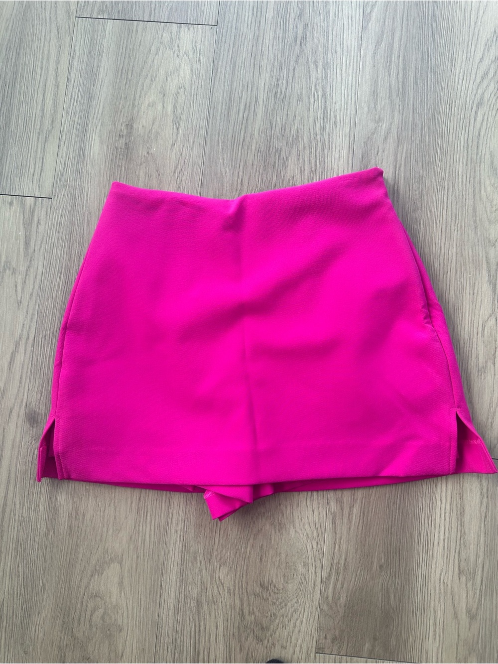 Express Vibrant Fuchsia Mini Skort